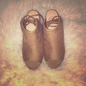 Lace up Block heel Mules